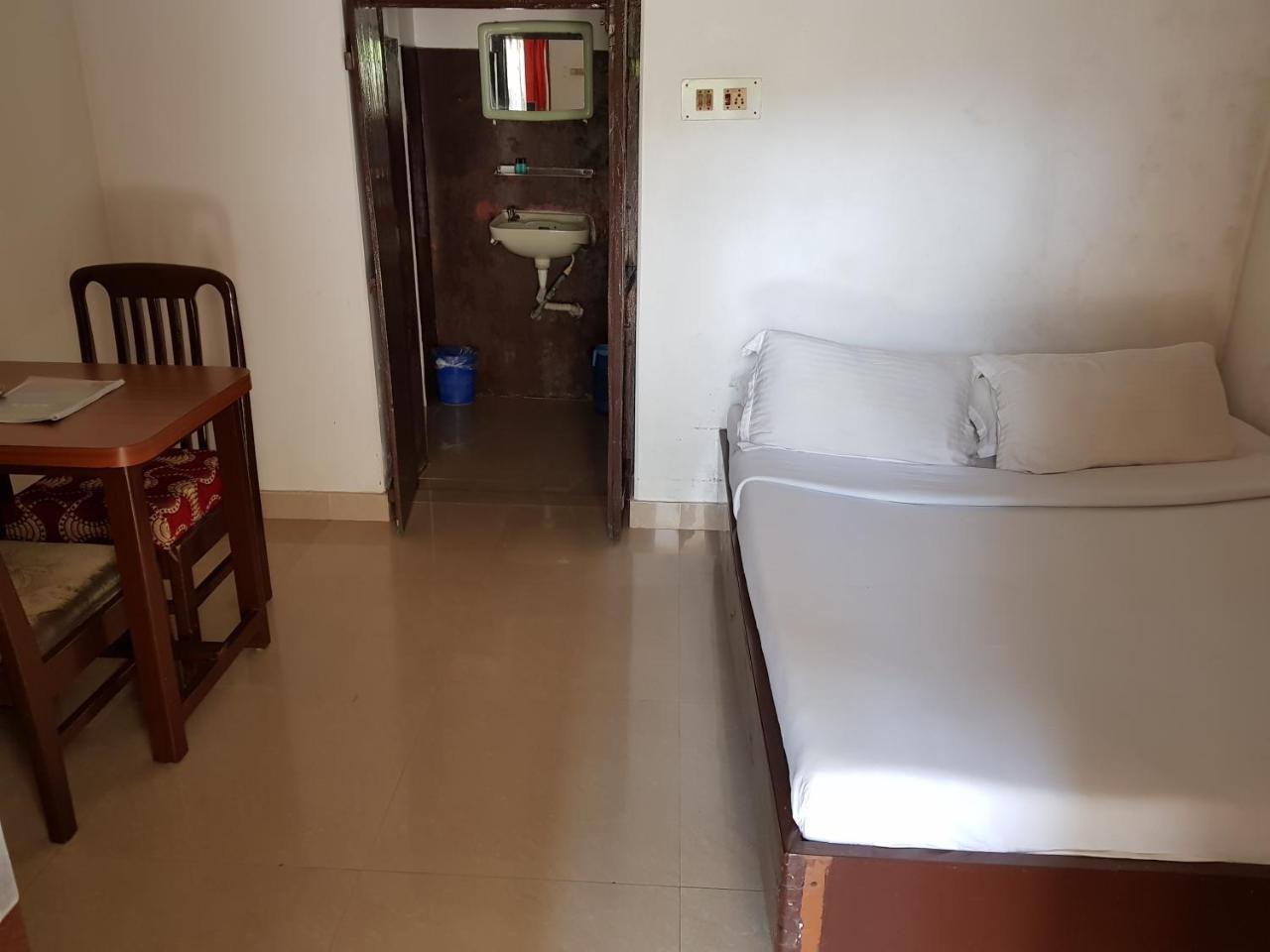 Hotel Gandhara Пури Экстерьер фото
